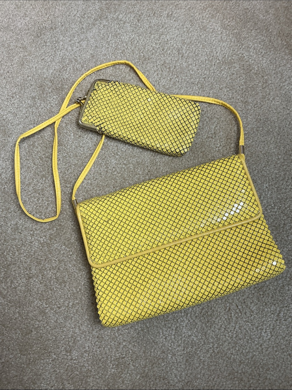 Yellow vintage metal mesh Whiting Davis flap crossbody clutch bag cigarette case